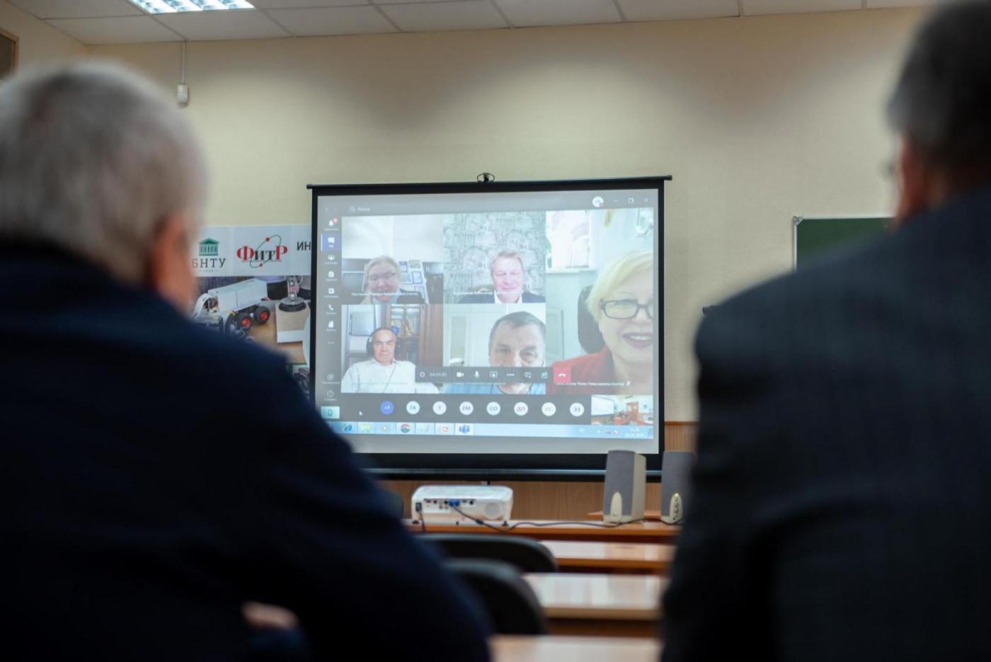 Репортаж с секции XXXIII Международная научная конференция «Математические методы в технике и технологиях»